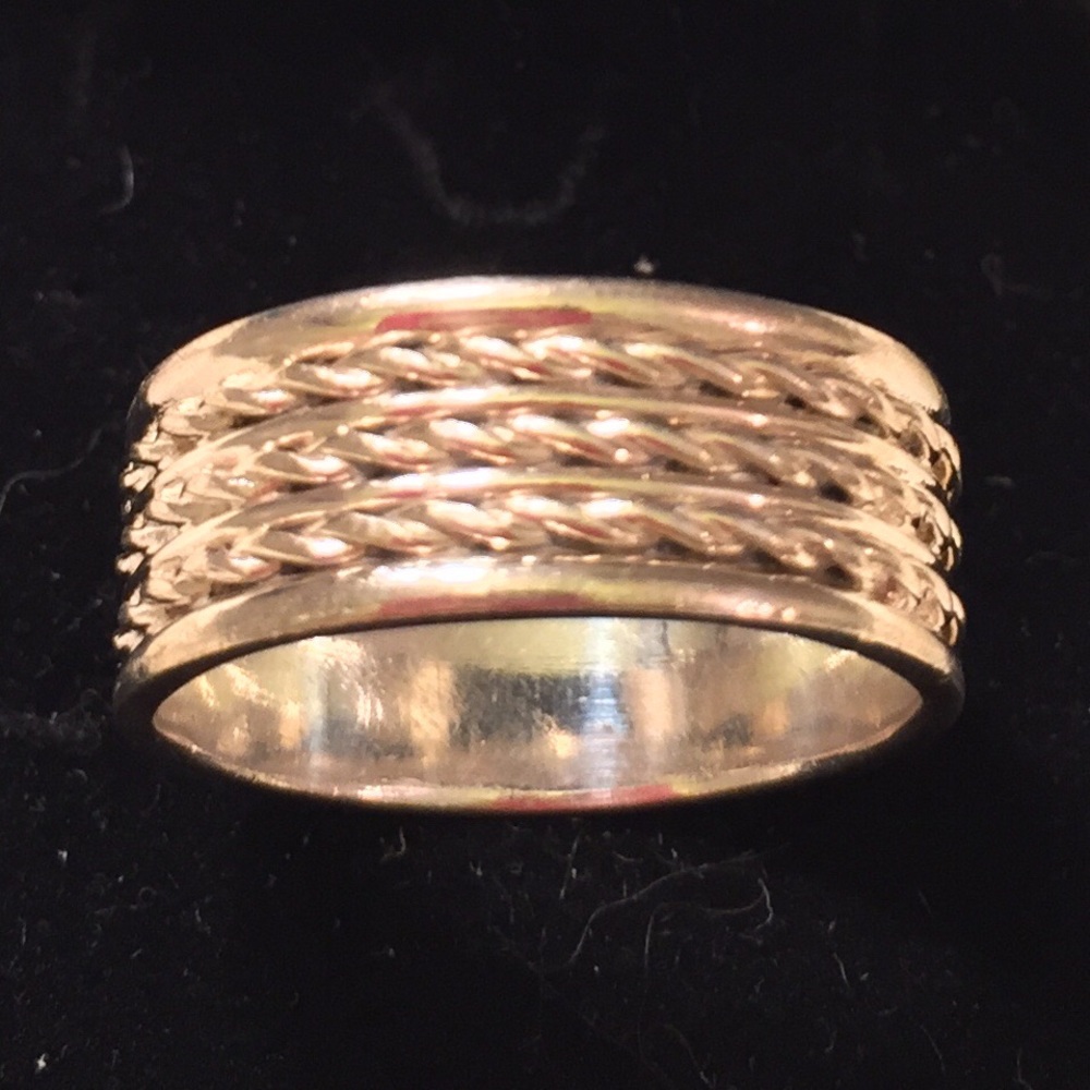925 SterlingSilver Band w/3 Design Rows 8.88